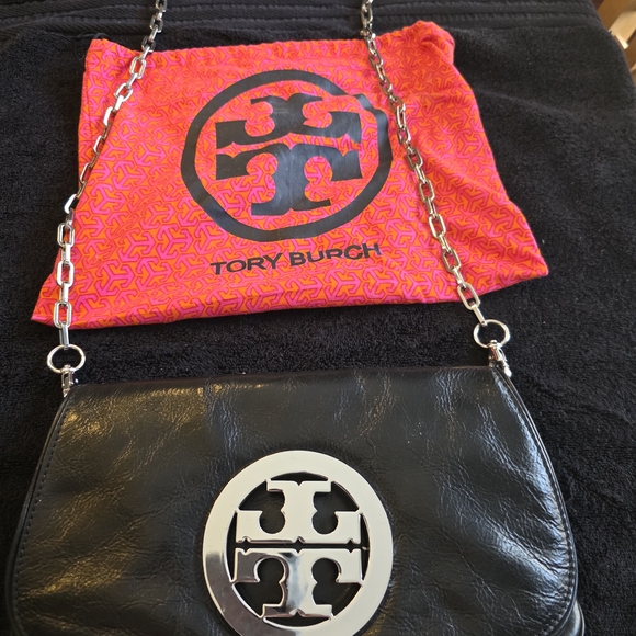 Tory Burch Handbags - Tory Burch Black Leather Shoulder Bag
